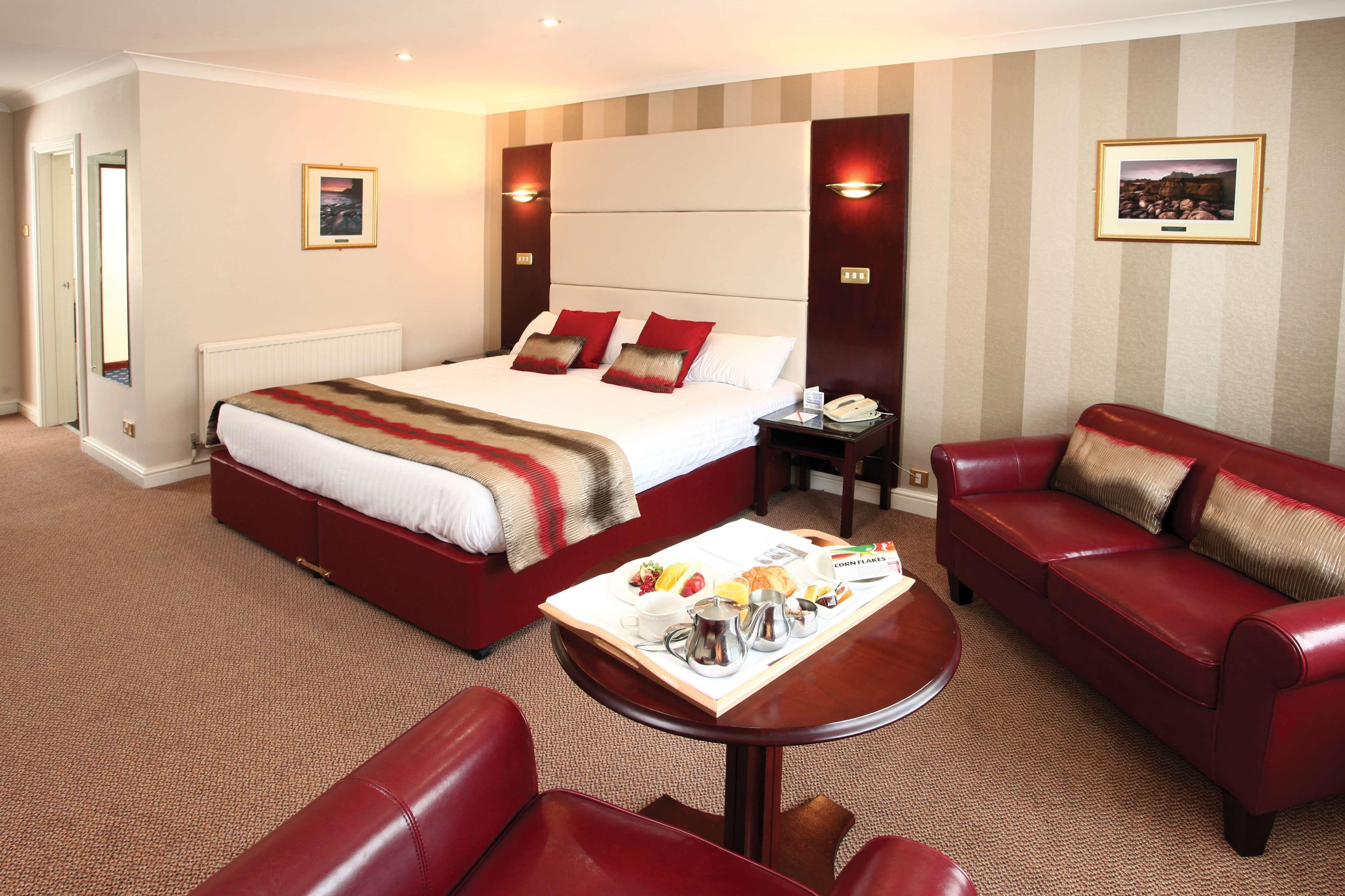Best Western Premier Heronston Hotel & Spa Бридженд Екстериор снимка