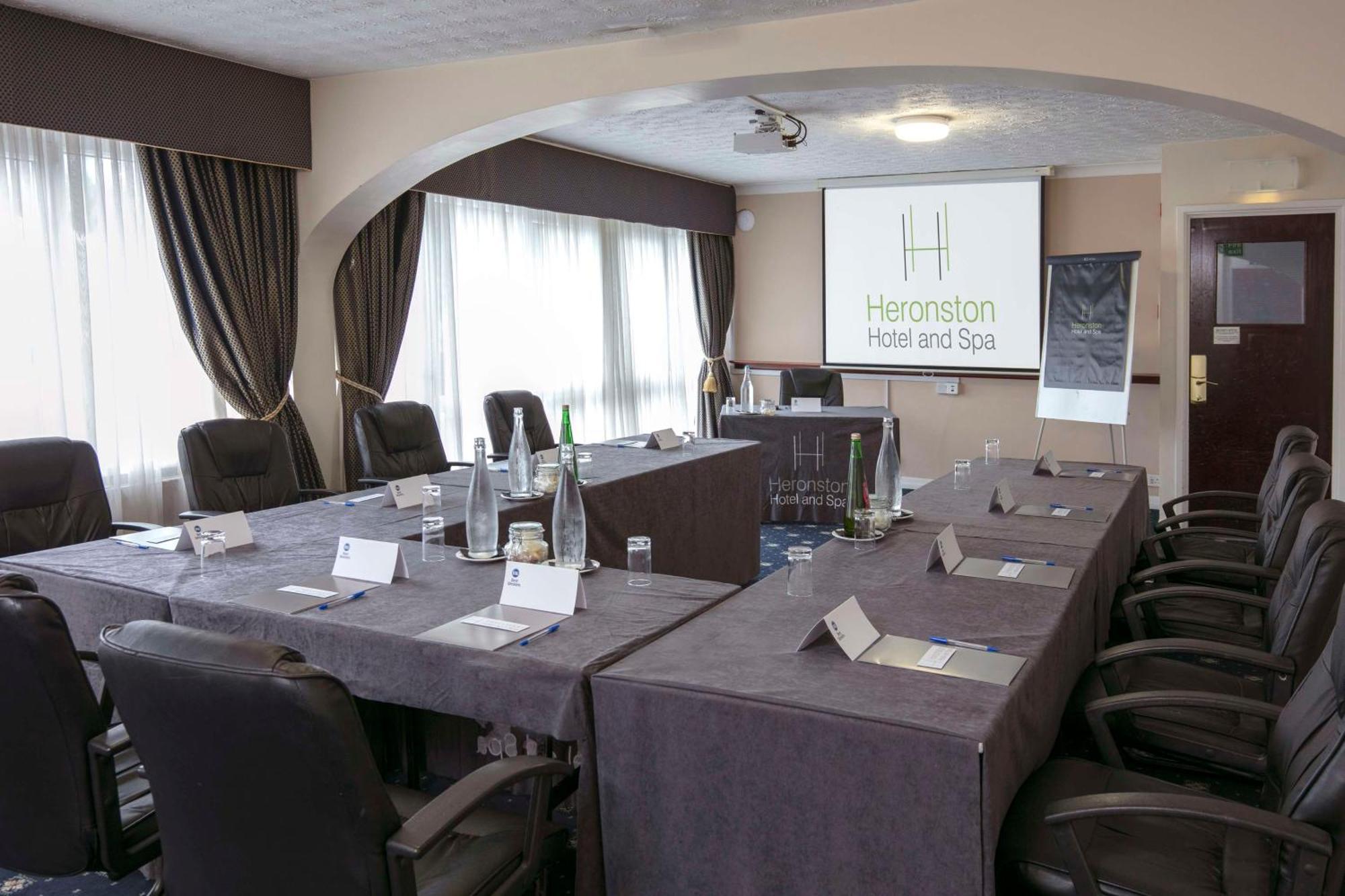 Best Western Premier Heronston Hotel & Spa Бридженд Екстериор снимка