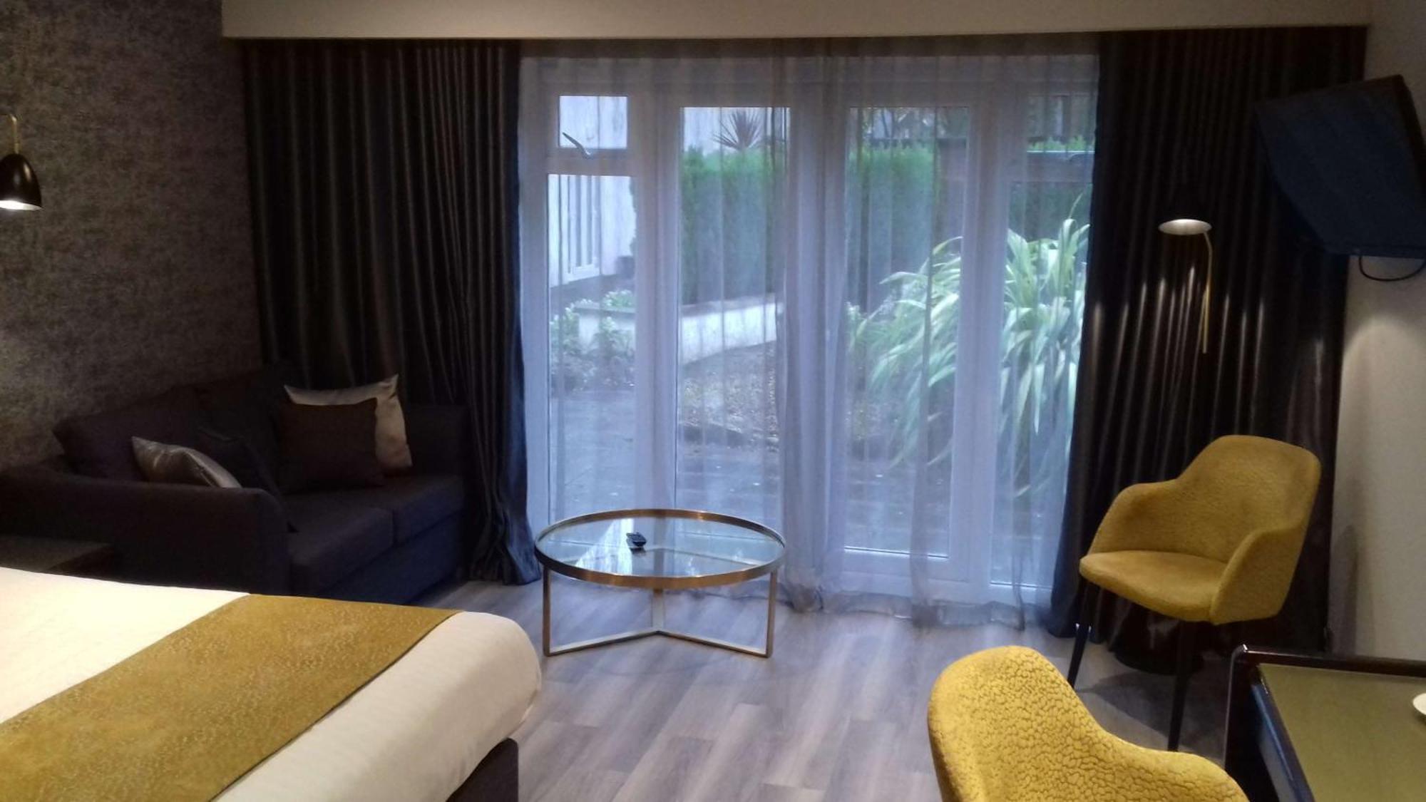 Best Western Premier Heronston Hotel & Spa Бридженд Екстериор снимка
