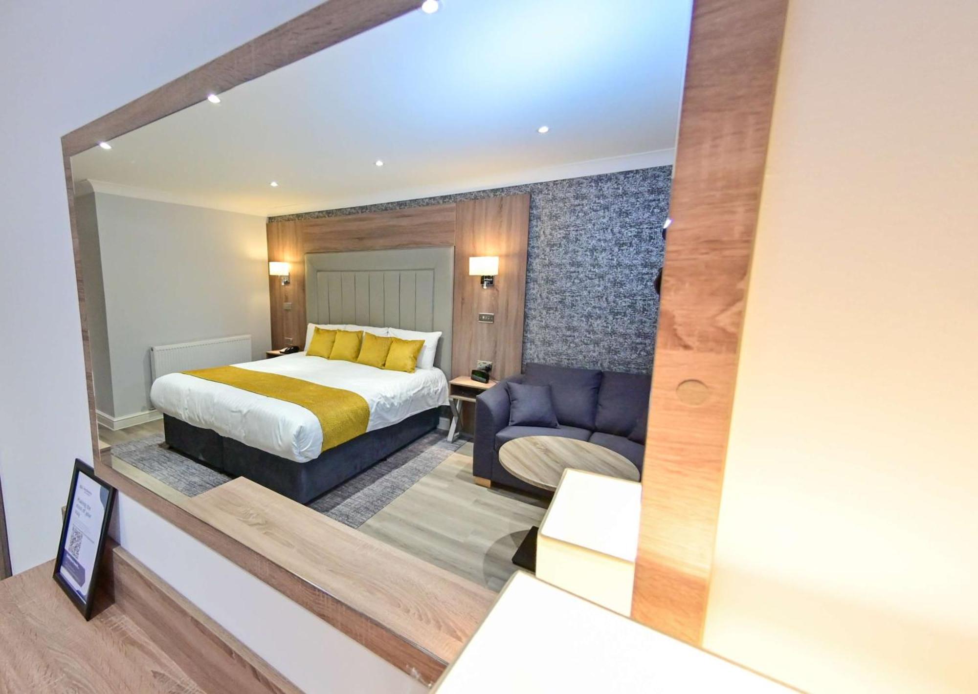 Best Western Premier Heronston Hotel & Spa Бридженд Екстериор снимка