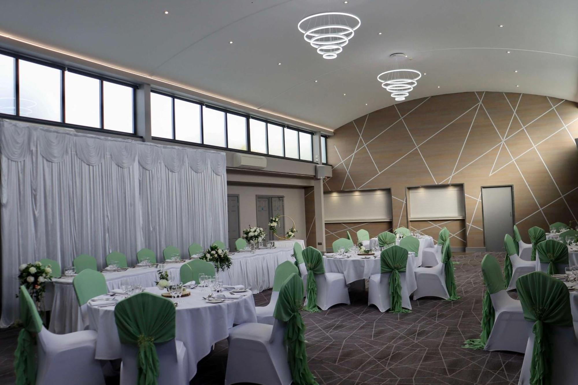 Best Western Premier Heronston Hotel & Spa Бридженд Екстериор снимка