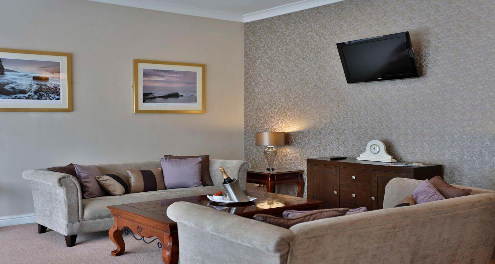 Best Western Premier Heronston Hotel & Spa Бридженд Екстериор снимка